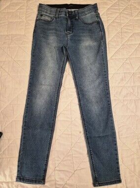 Curve Appeal Mid-Rise Skinny Jeans w/ Comfort Waistband- Size 8/29
